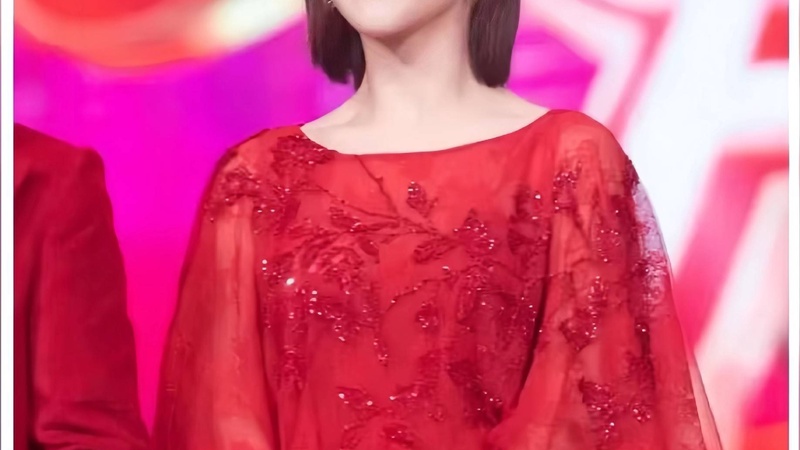 谢娜谐音梗花式安利杨紫新剧祝《家业》家喻户晓业绩长虹